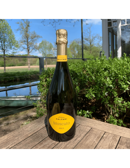 Moscato Riondo – süßer italienischer Schaumwein mit Pfirsichnoten und feiner Perlage, 0,75 l